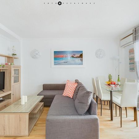 Apartment With Pool & Balcony Less Than 10Min Walk To La Mata Beach! Torrevieja Exteriér fotografie