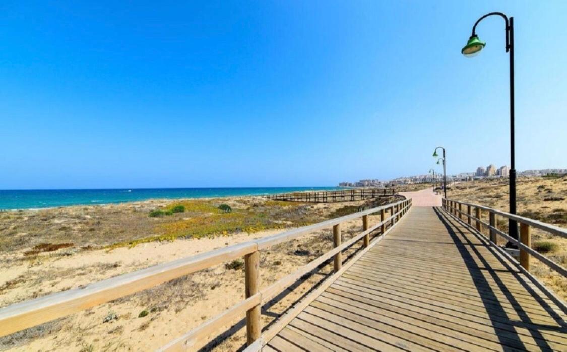 Apartment With Pool & Balcony Less Than 10Min Walk To La Mata Beach! Torrevieja Exteriér fotografie