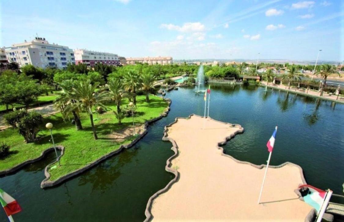 Apartment With Pool & Balcony Less Than 10Min Walk To La Mata Beach! Torrevieja Exteriér fotografie